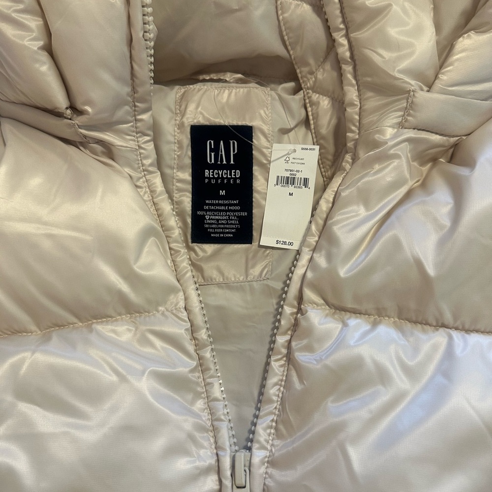NWT GAP Women's Light Cream Puffer Coat PRIMALOFT Fill